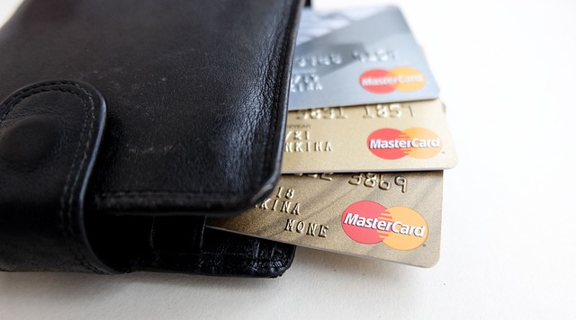 credit-card-debt-credit-card-debt-relief-640x480-30448890.jpeg