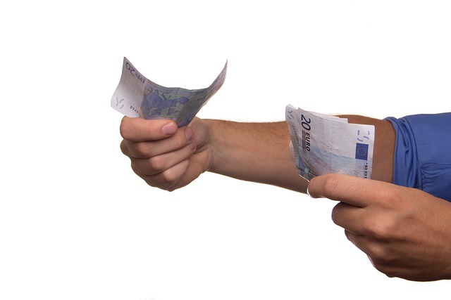 consolidate-debt-into-one-loan-640x480-12162628.jpeg