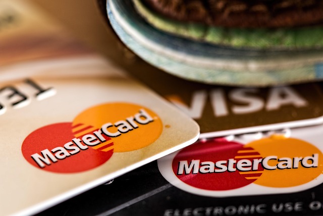 credit-card-debt-credit-card-debt-relief-640x480-29225689.jpeg